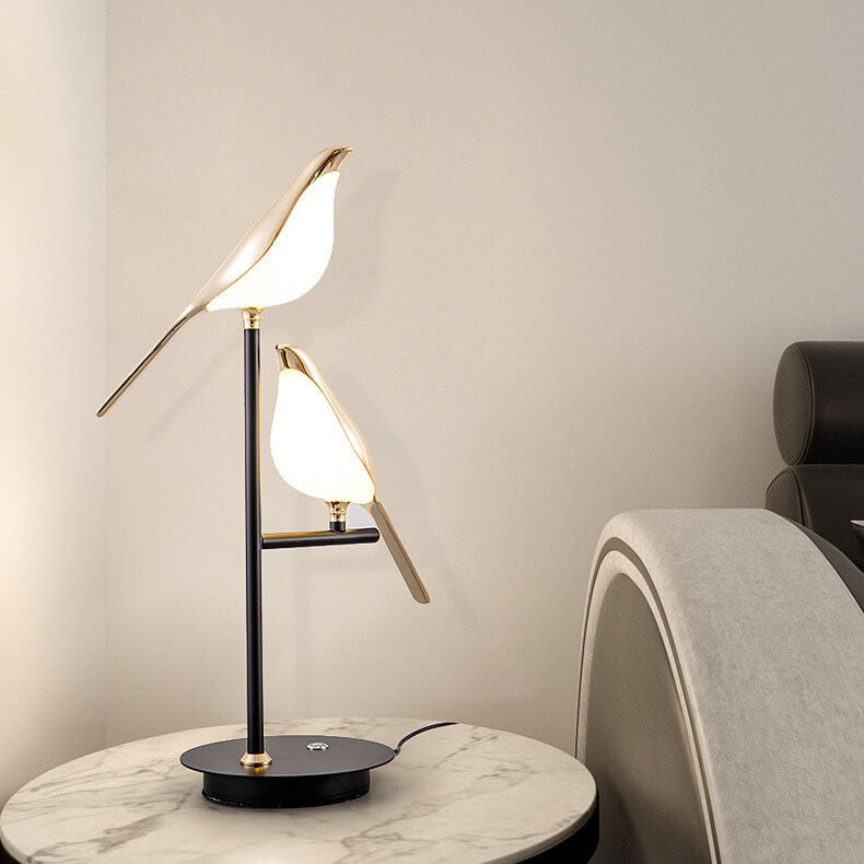 Magpie Bird LED Table Lamp