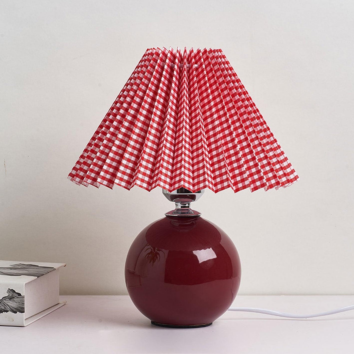 Nordic Ceramic Pleated Table Lamp