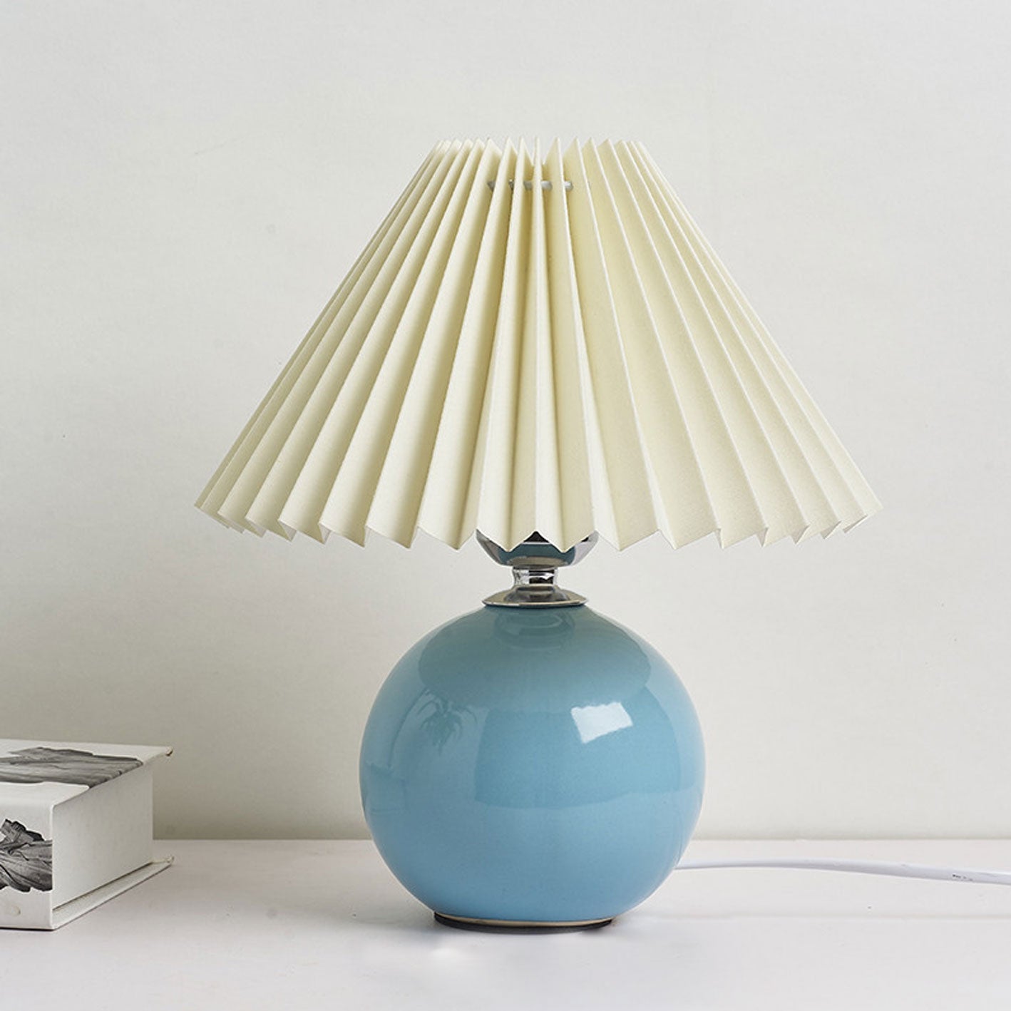 Nordic Ceramic Pleated Table Lamp