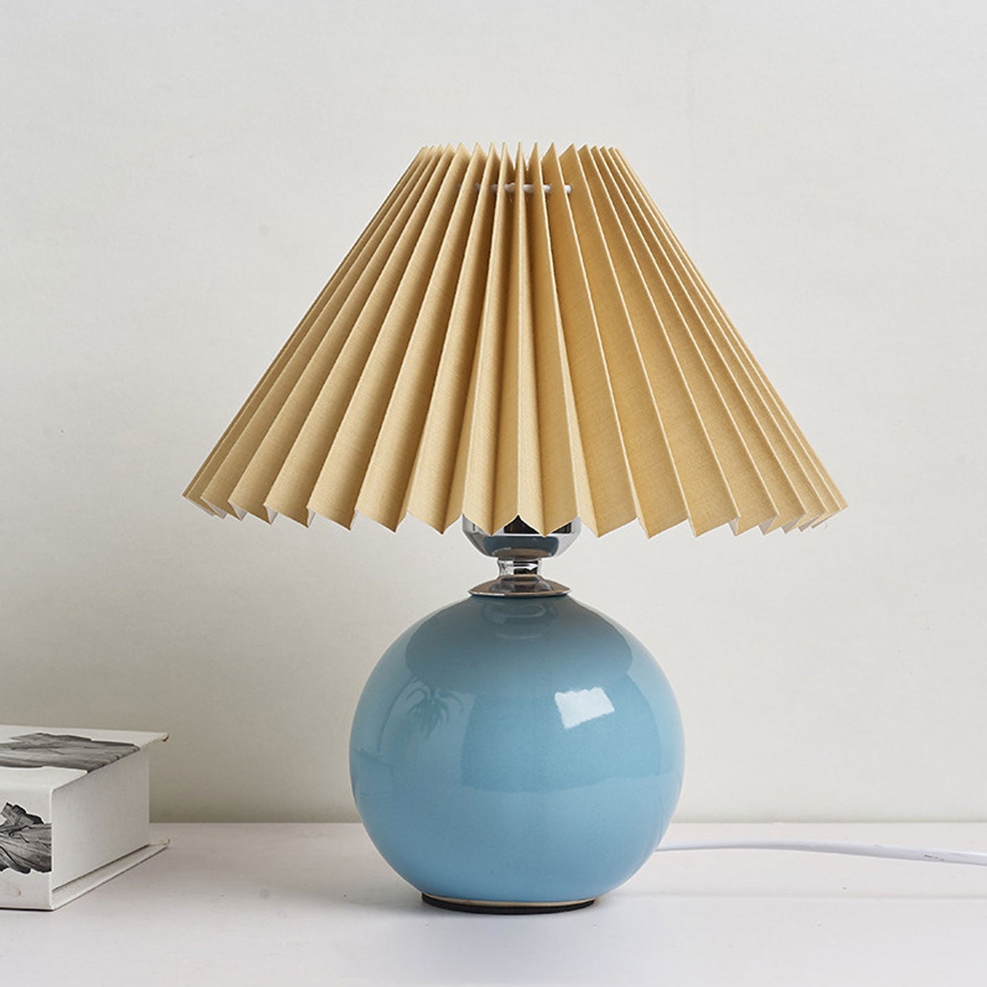 Nordic Ceramic Pleated Table Lamp