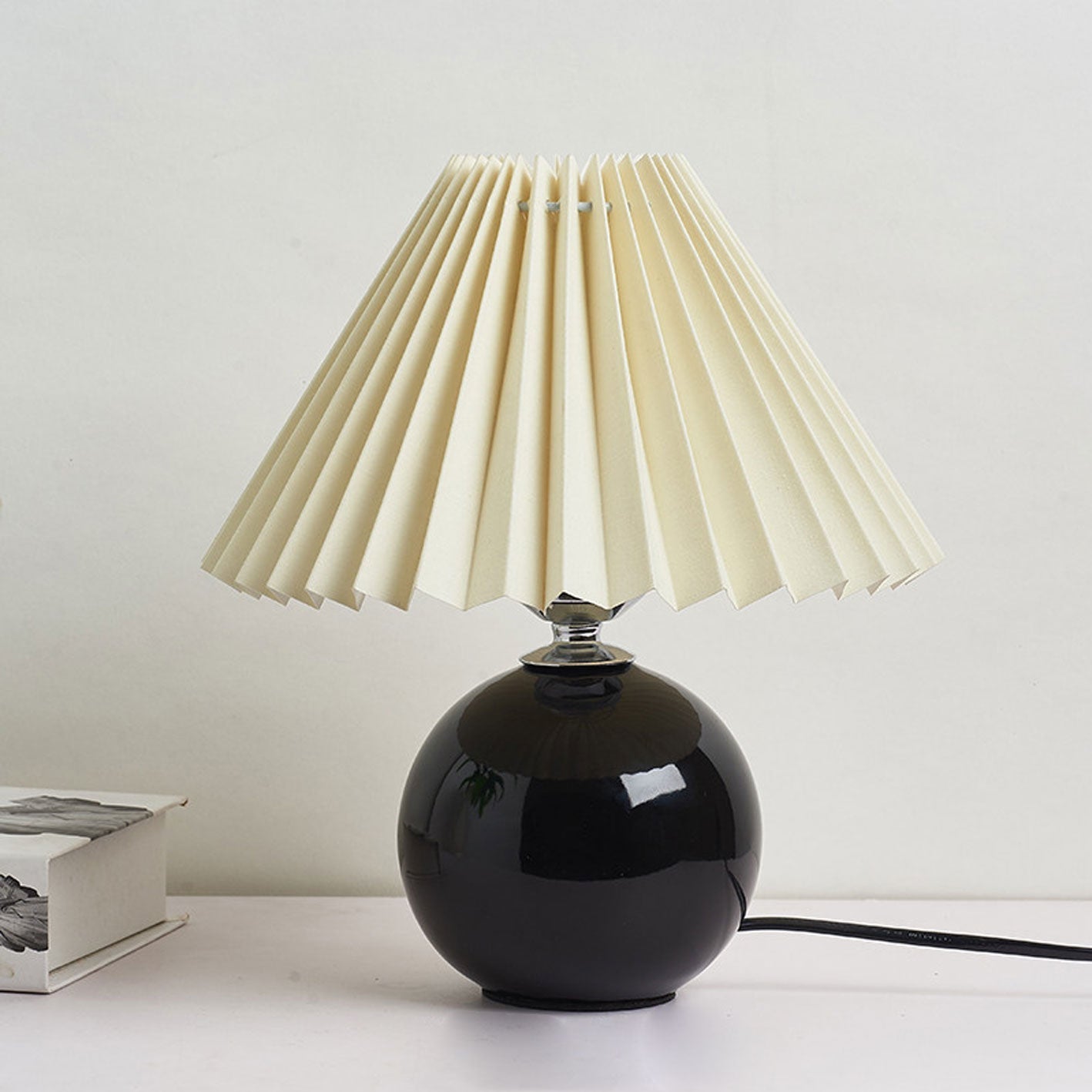 Nordic Ceramic Pleated Table Lamp