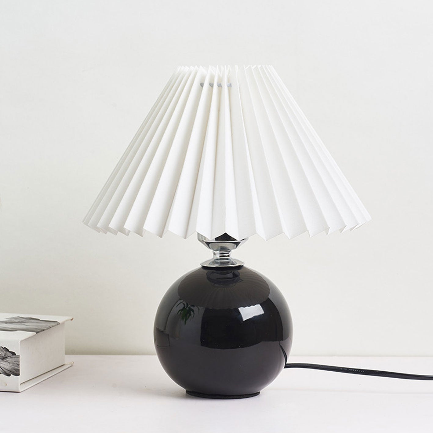 Nordic Ceramic Pleated Table Lamp