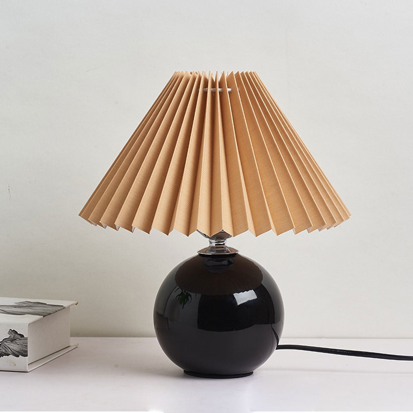 Nordic Ceramic Pleated Table Lamp