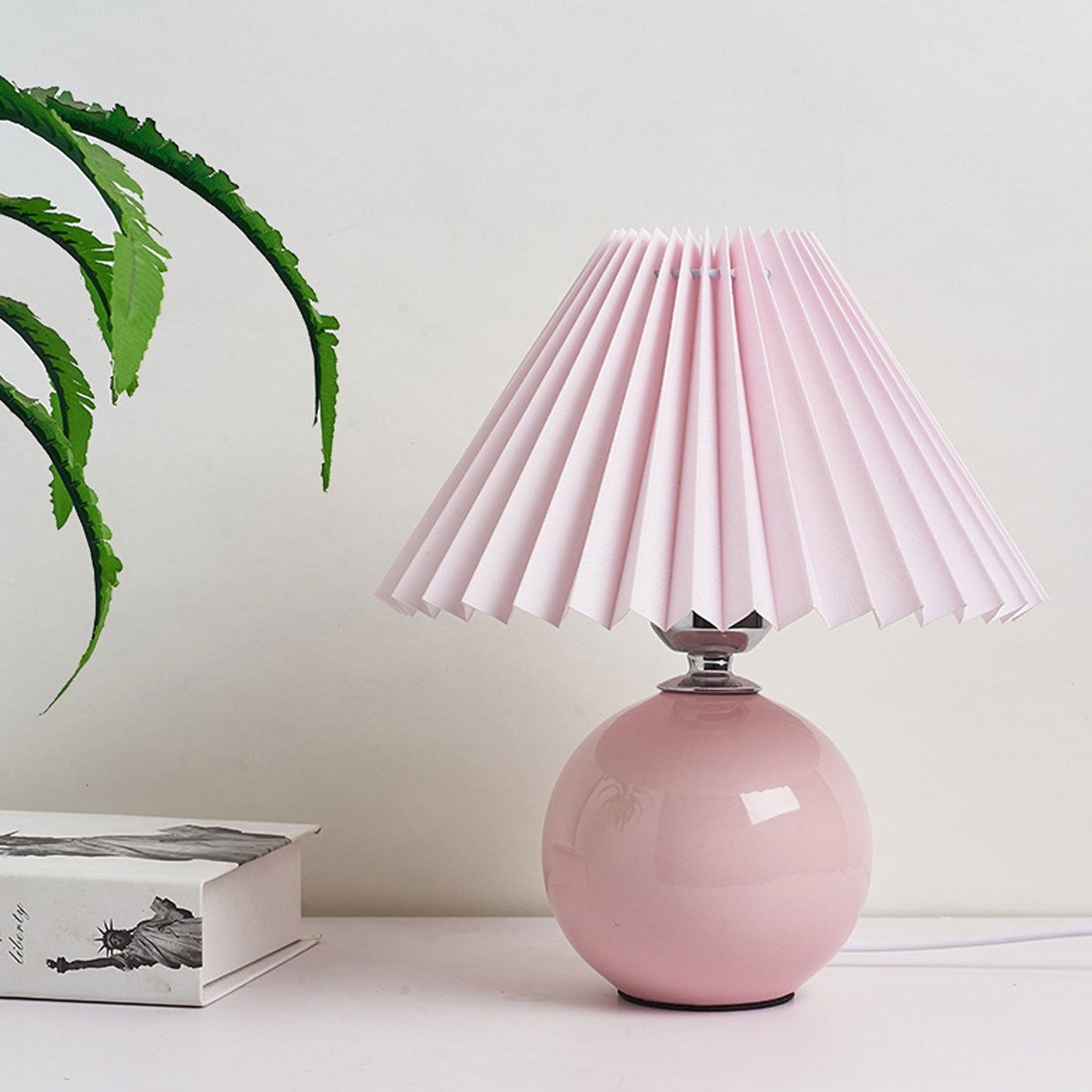 Nordic Ceramic Pleated Table Lamp