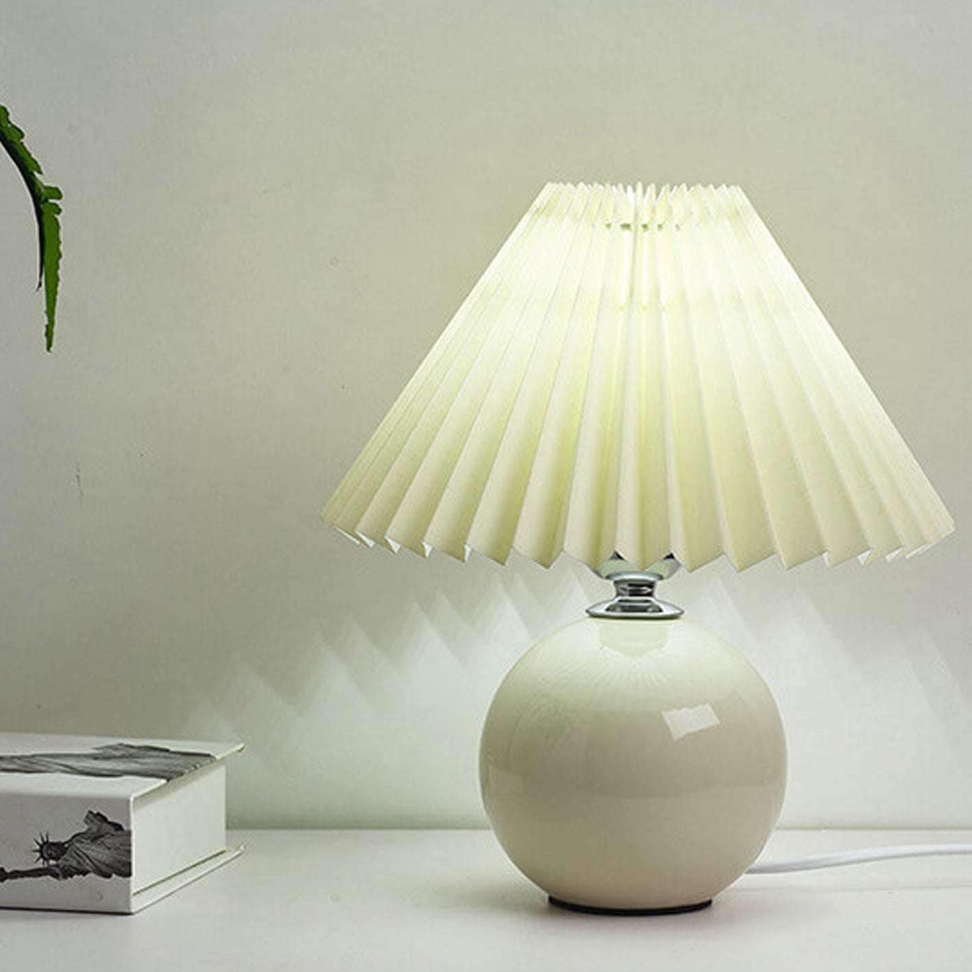 Nordic Ceramic Pleated Table Lamp