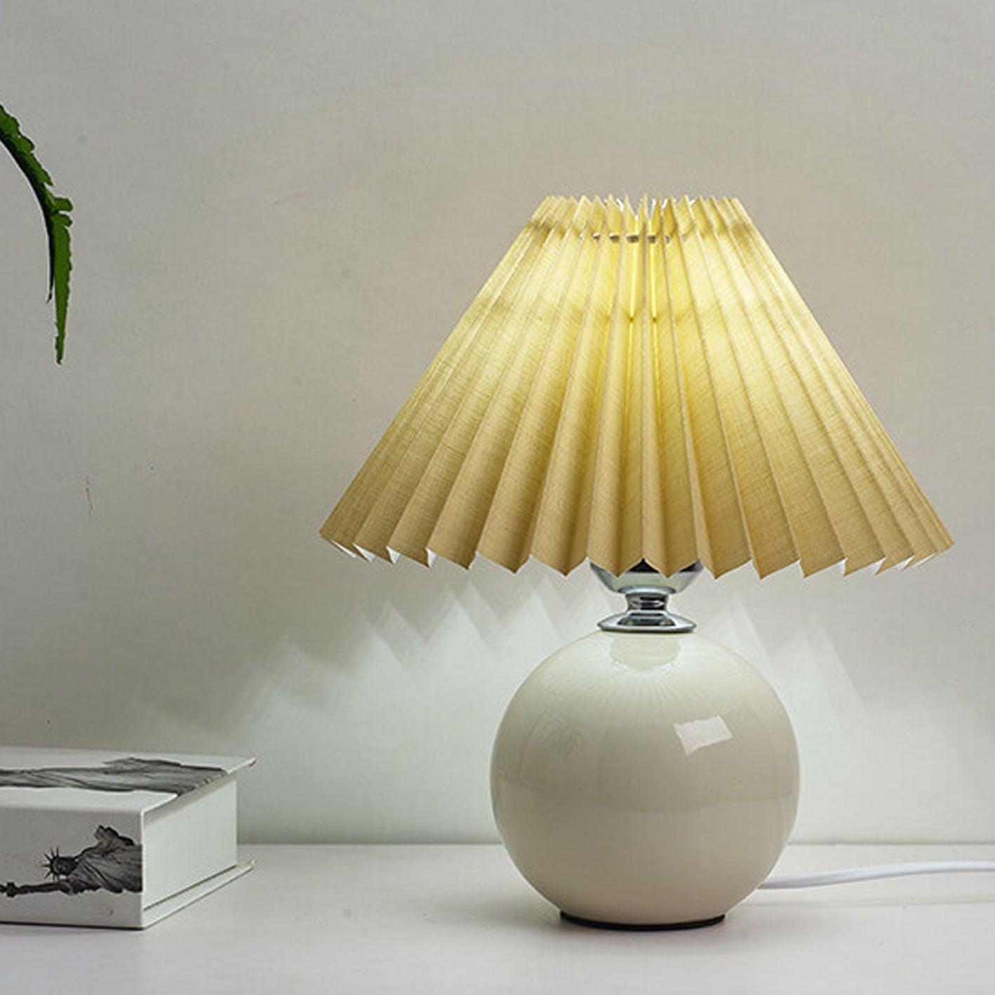 Nordic Ceramic Pleated Table Lamp