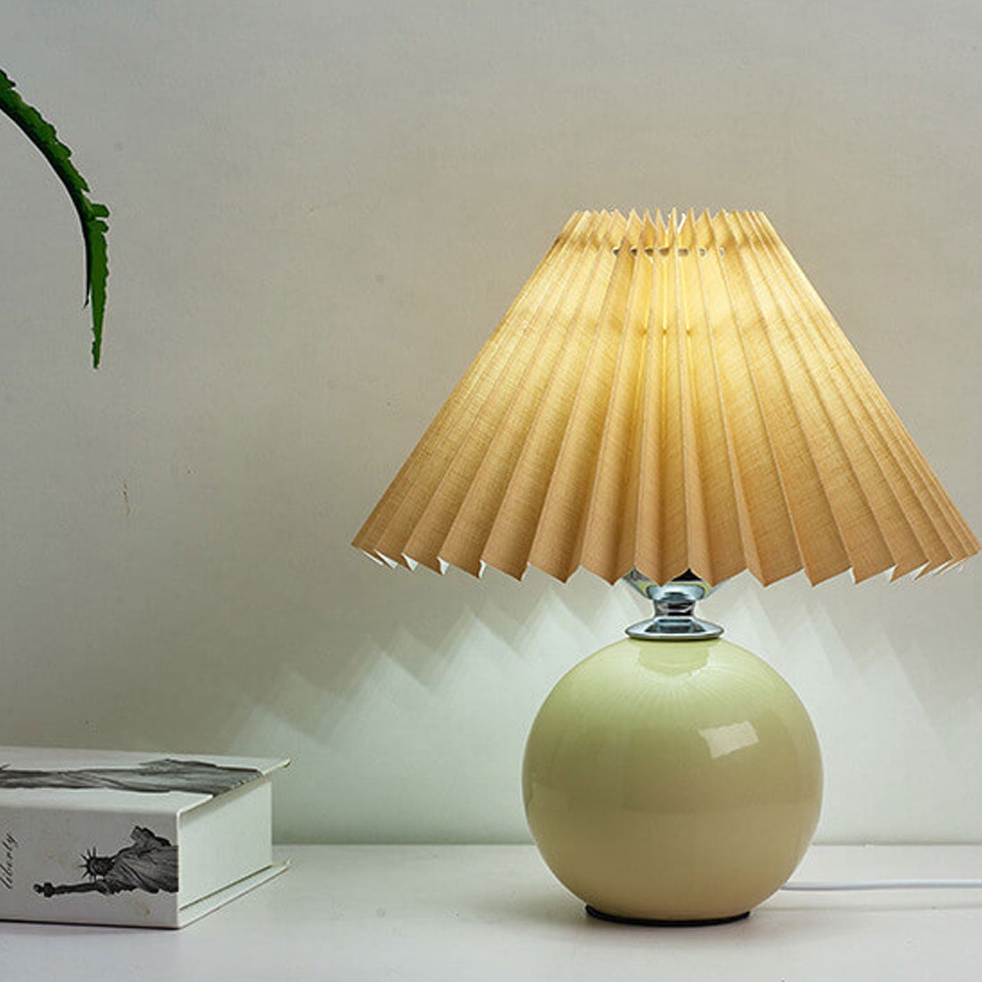 Nordic Ceramic Pleated Table Lamp