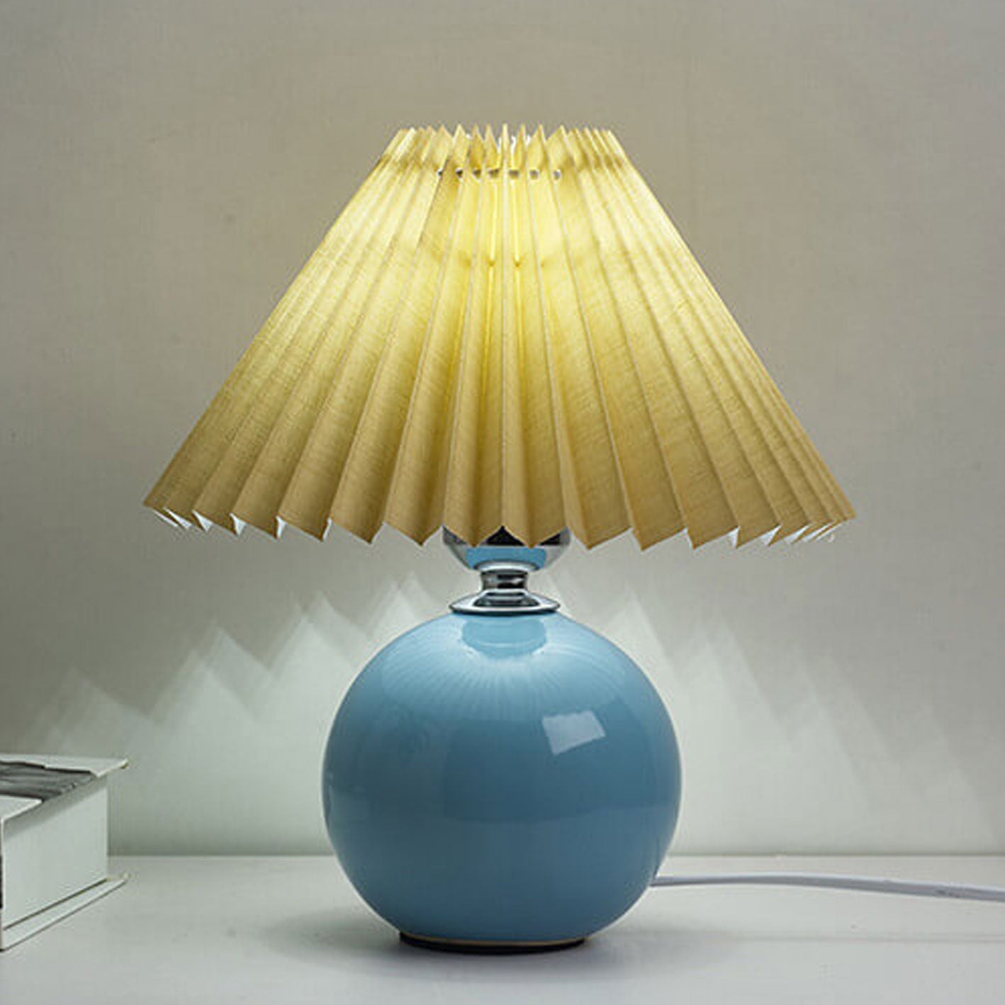 Nordic Ceramic Pleated Table Lamp