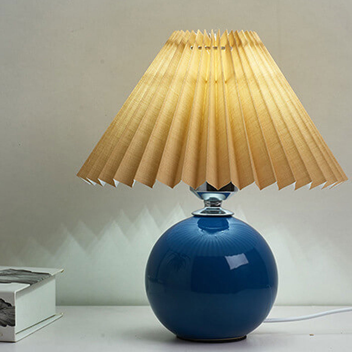 Nordic Ceramic Pleated Table Lamp