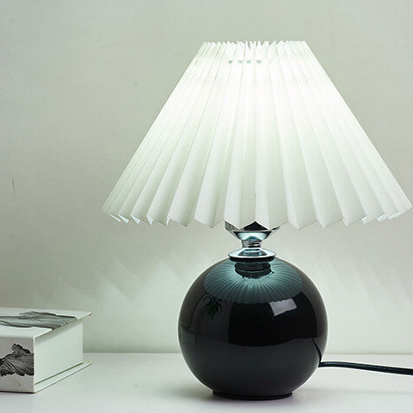 Nordic Ceramic Pleated Table Lamp