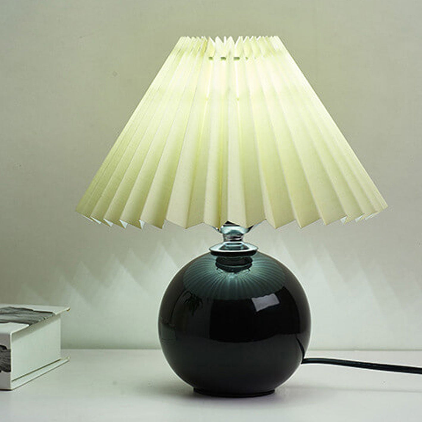Nordic Ceramic Pleated Table Lamp