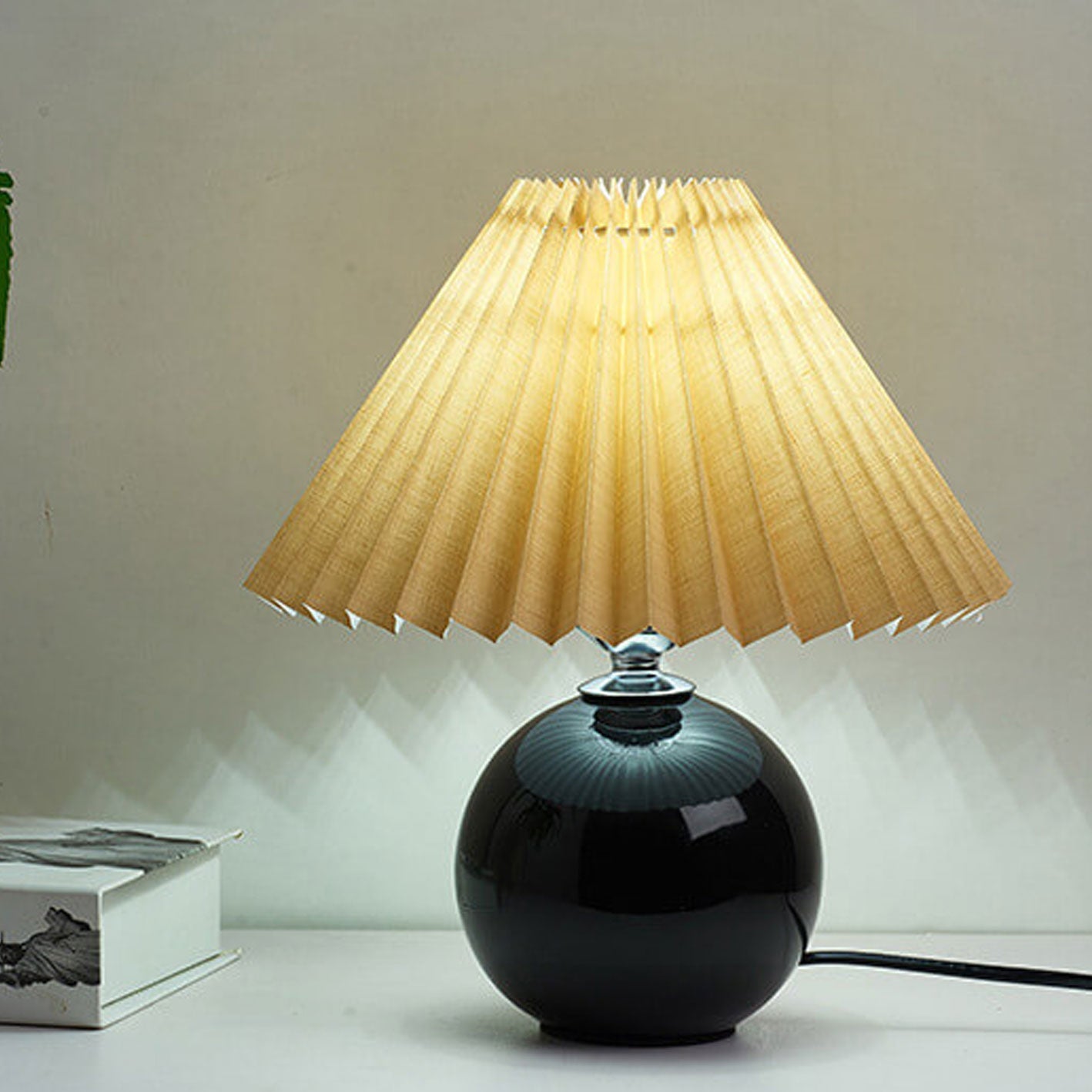 Nordic Ceramic Pleated Table Lamp