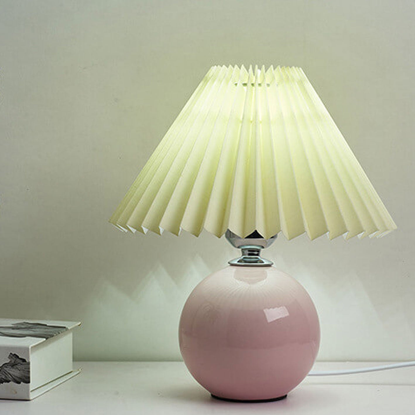 Nordic Ceramic Pleated Table Lamp