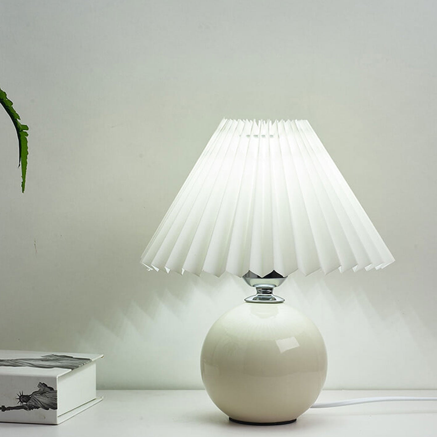 Nordic Ceramic Pleated Table Lamp
