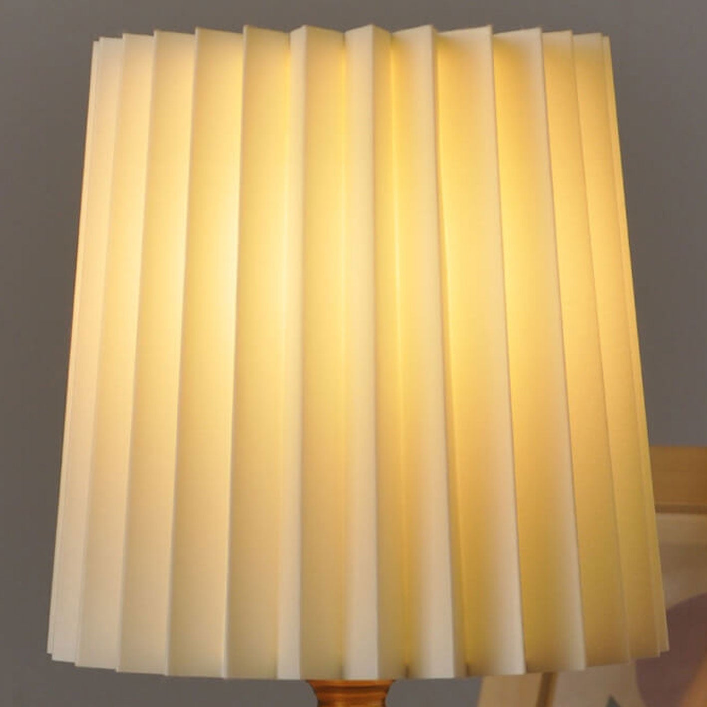Korean Vintage Pleated Table Lamp