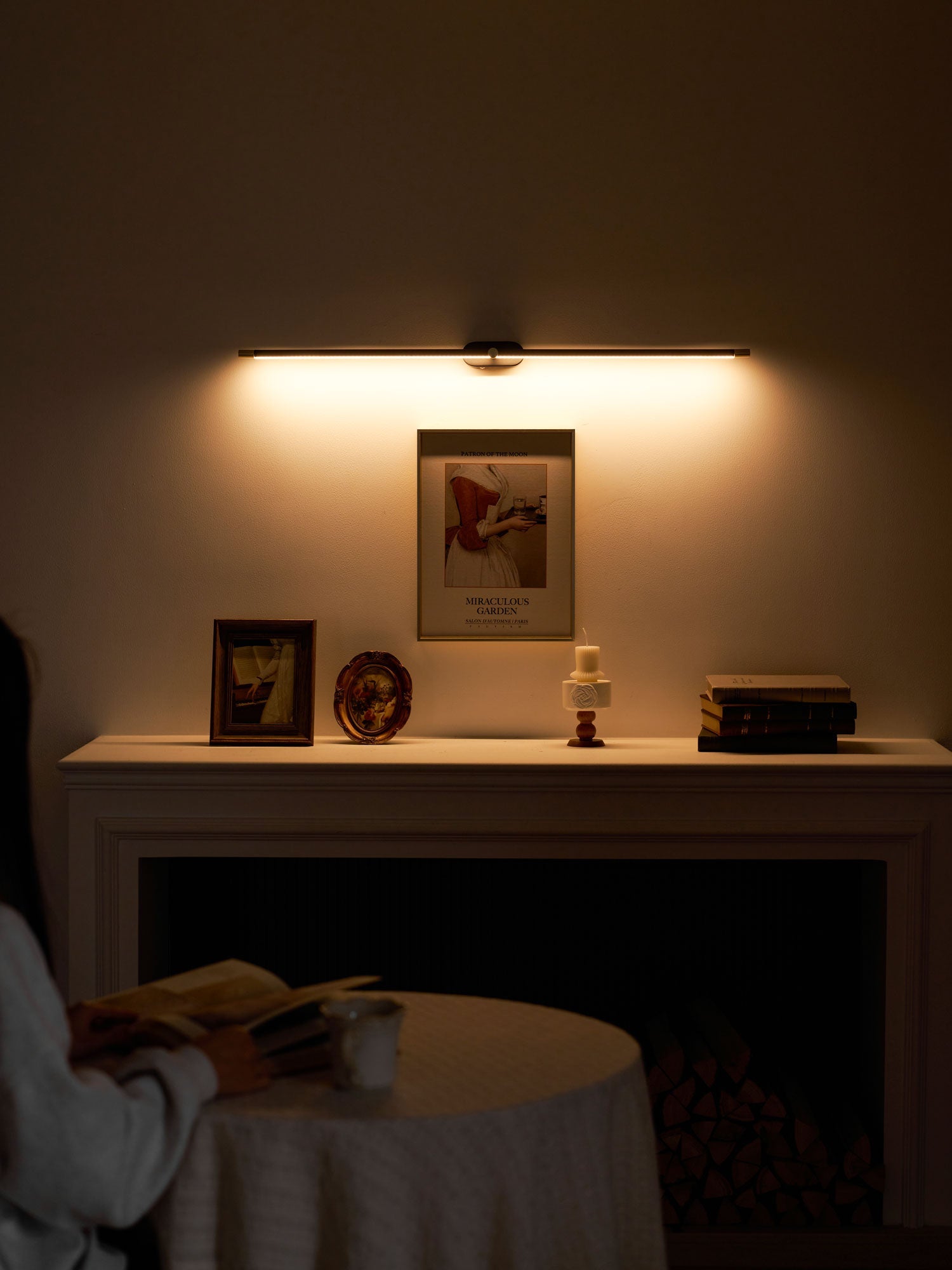 Linear Rechargeable Wall Lamp