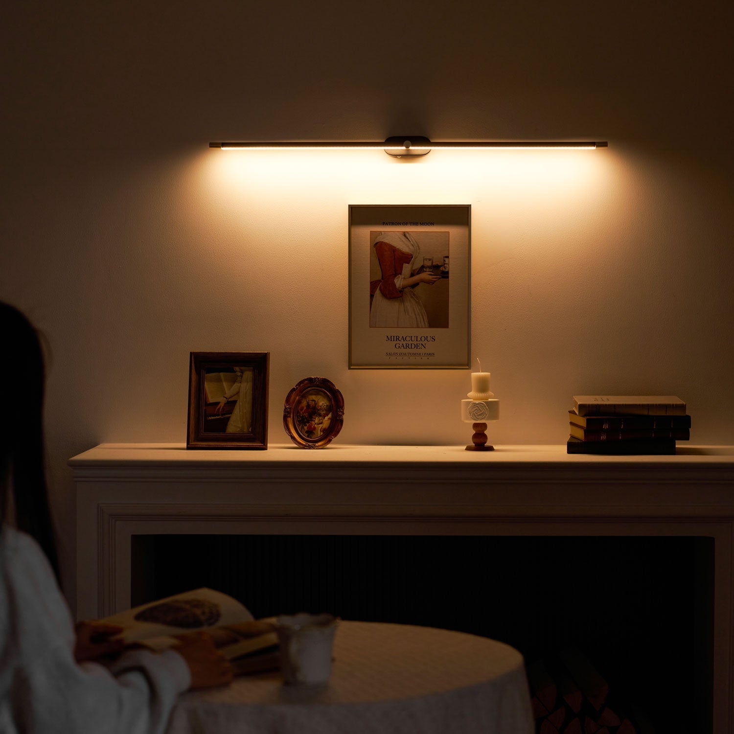 Linear Rechargeable Wall Lamp