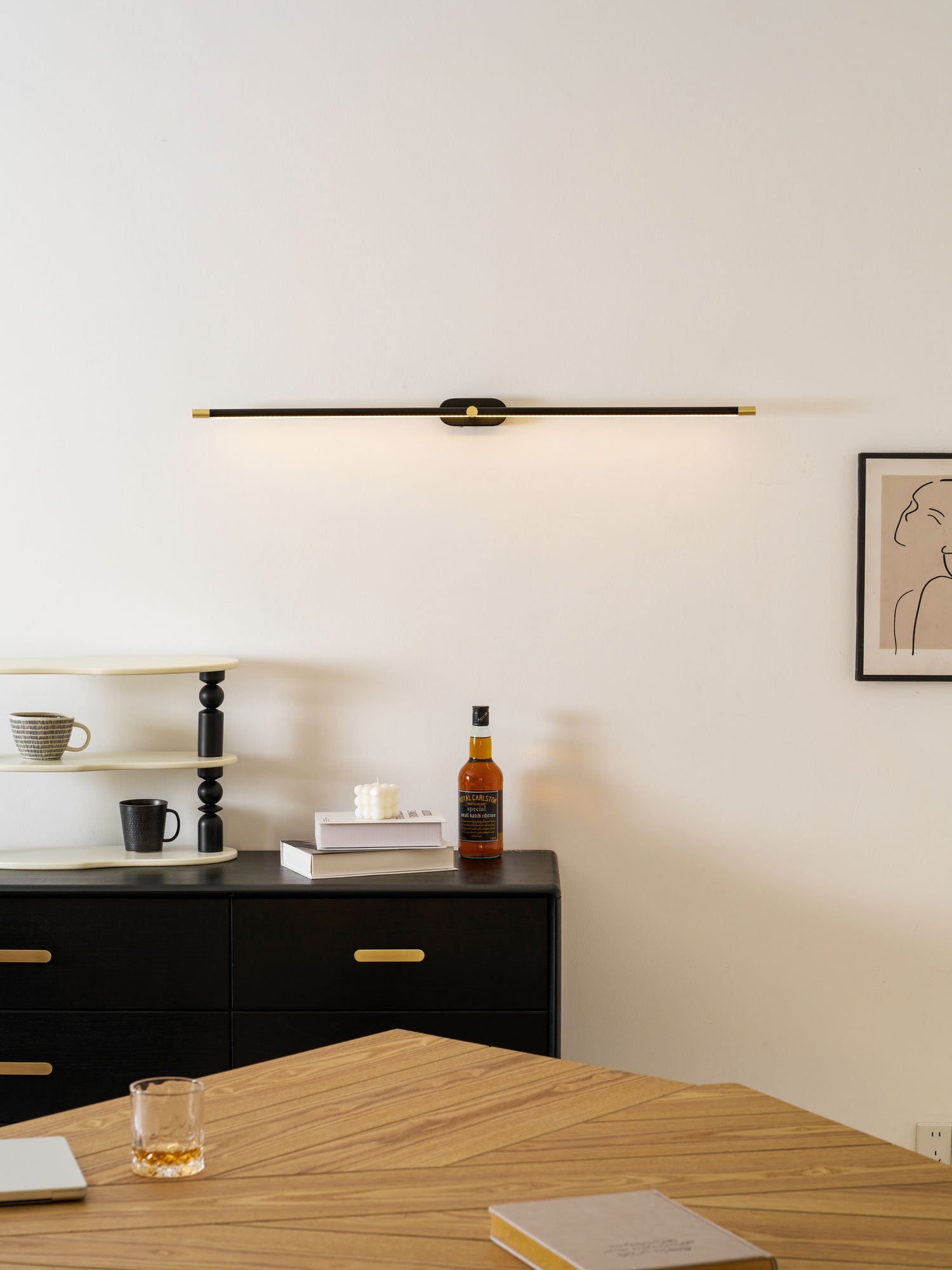 Linear Rechargeable Wall Lamp