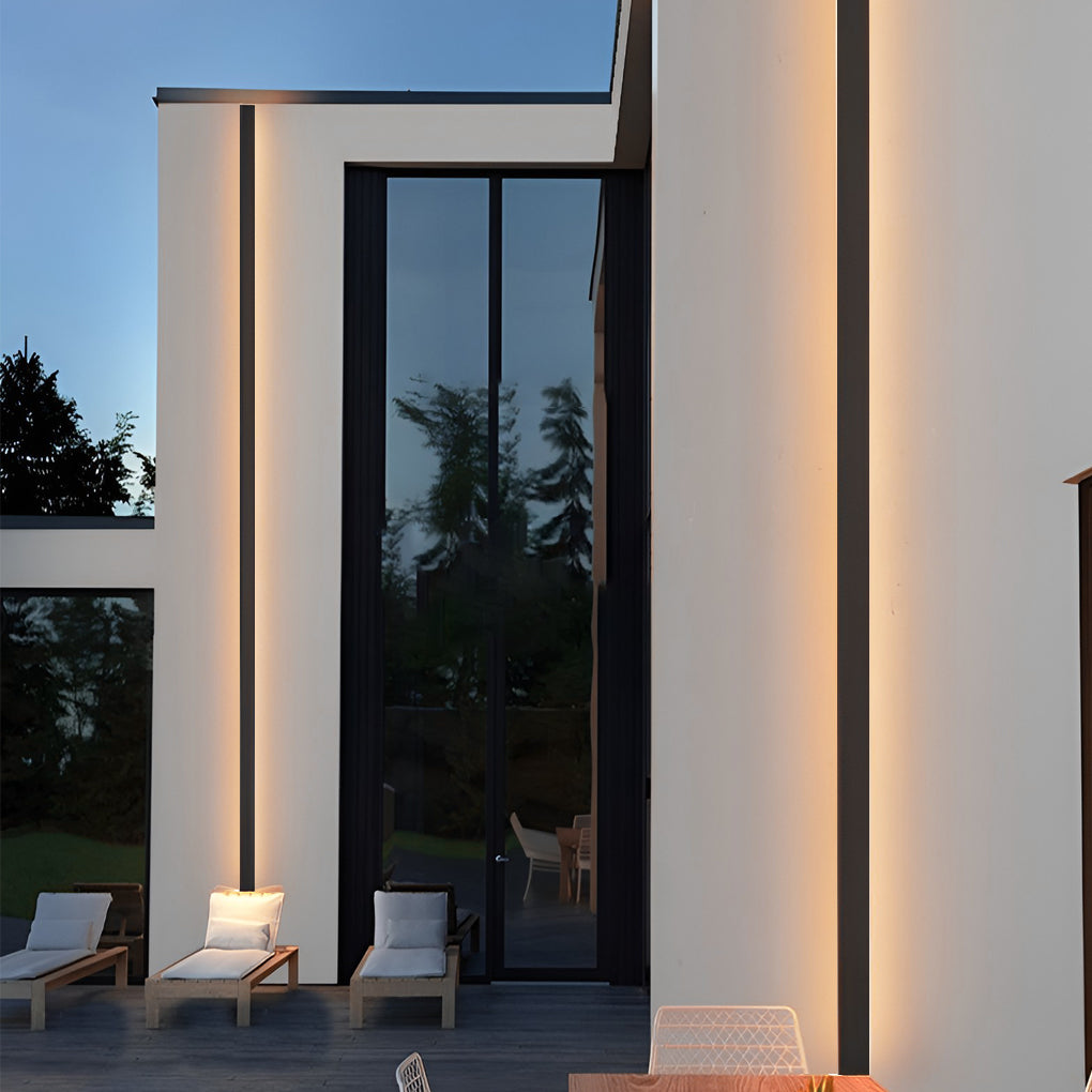 Black Linear LED Outdoor Wall Light — Modern Strip Exterior Lighting