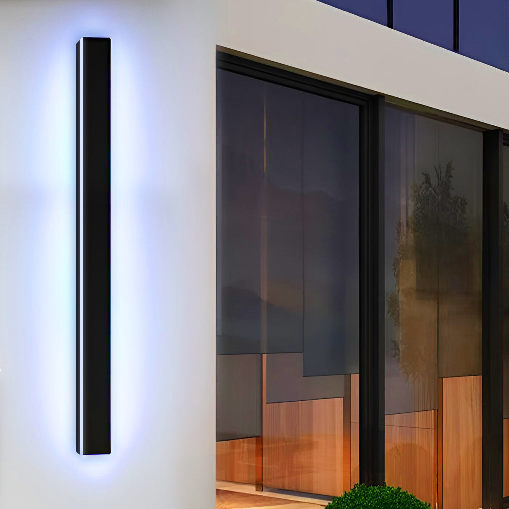 Black Linear LED Outdoor Wall Light — Modern Strip Exterior Lighting