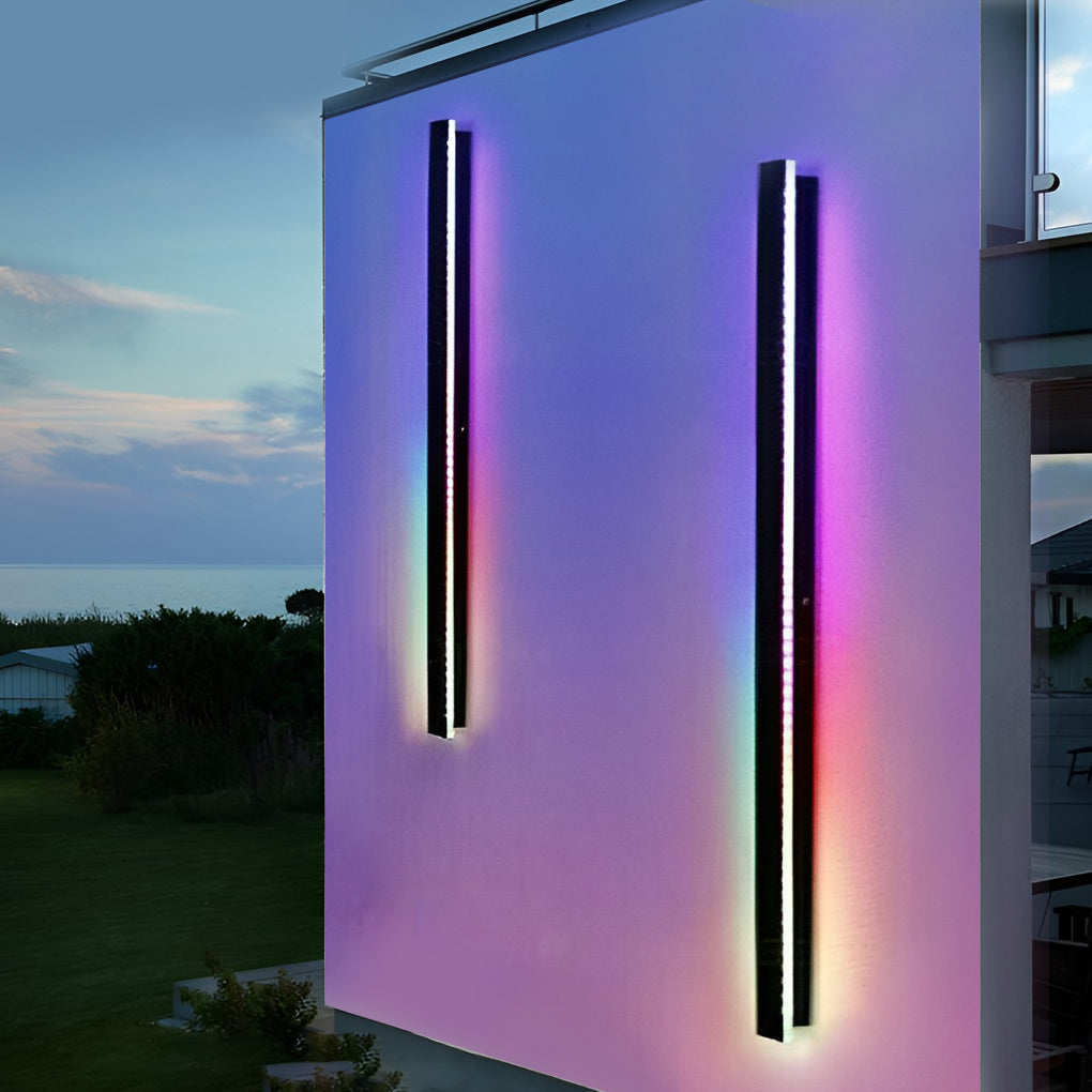 Black Linear LED Outdoor Wall Light — Modern Strip Exterior Lighting