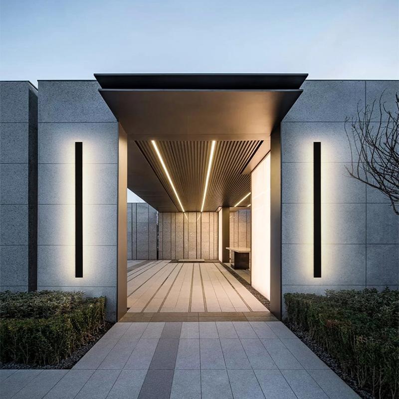 Black Linear LED Outdoor Wall Light — Modern Strip Exterior Lighting