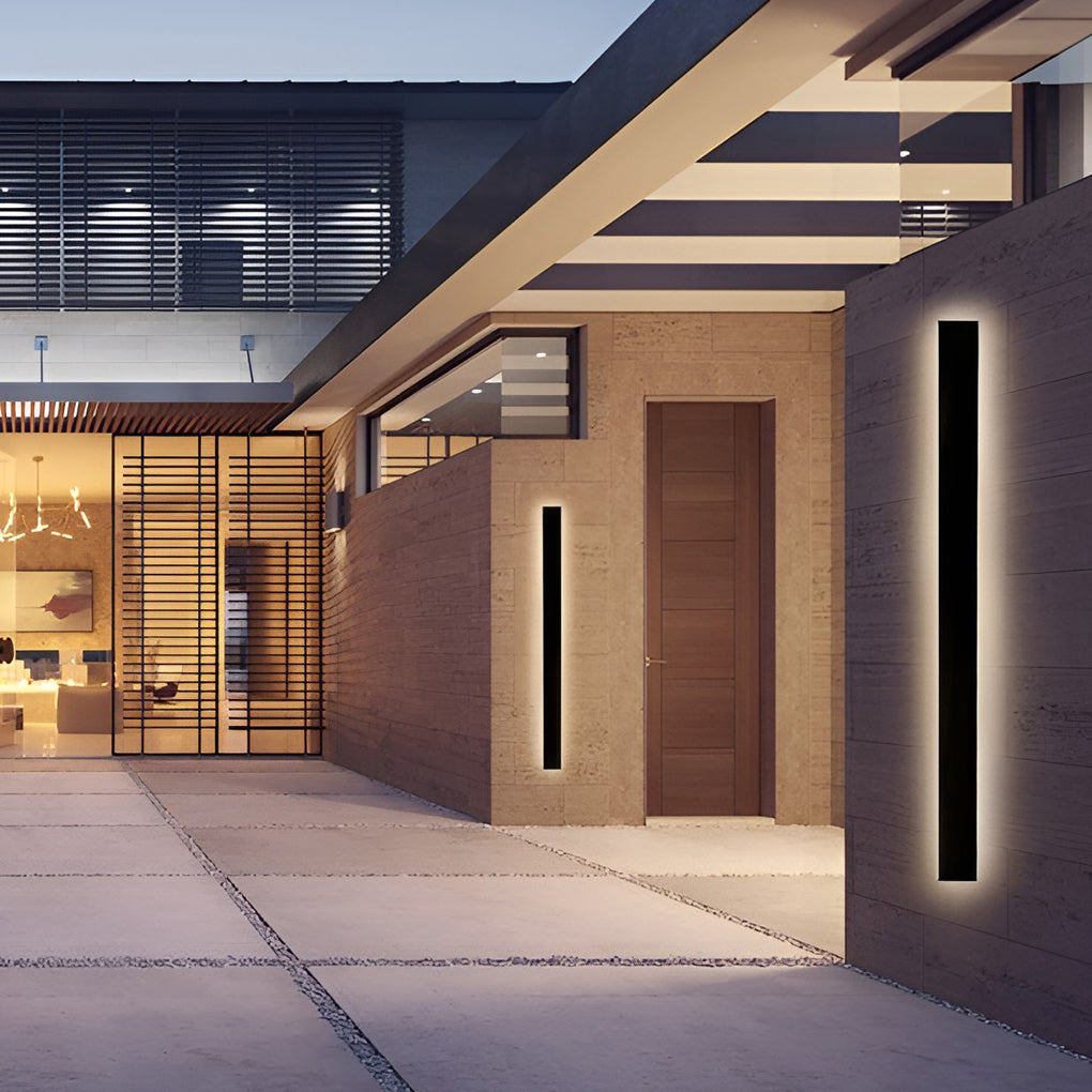 Black Linear LED Outdoor Wall Light — Modern Strip Exterior Lighting