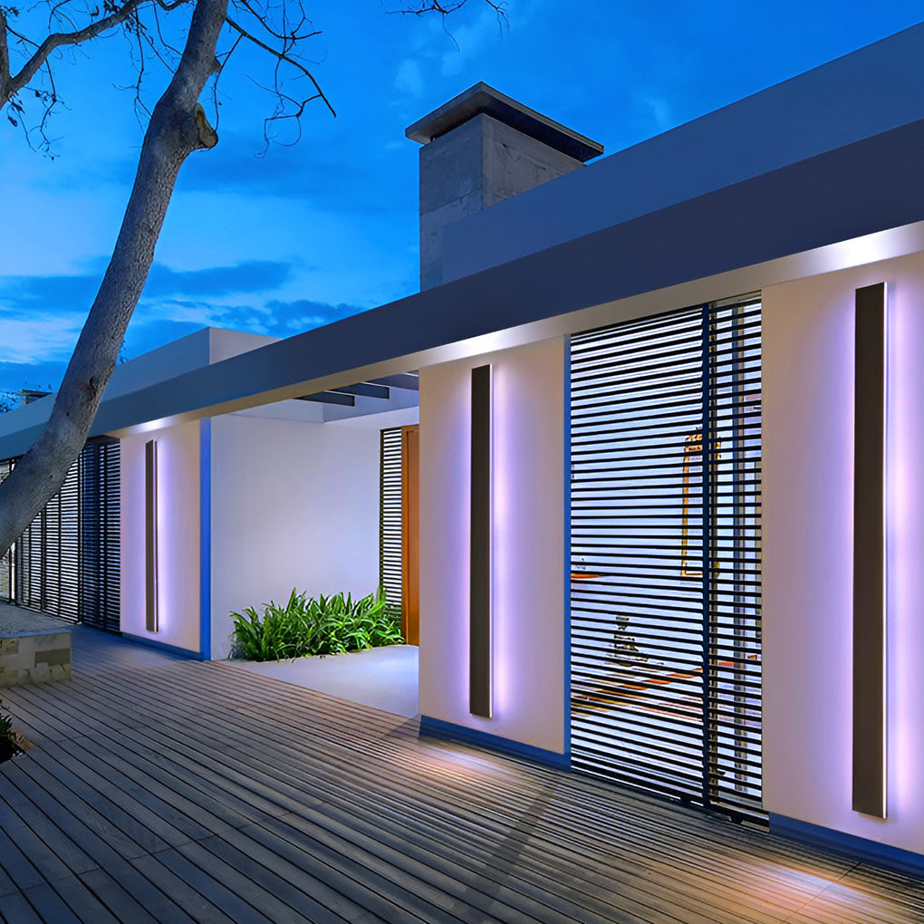 Black Linear LED Outdoor Wall Light — Modern Strip Exterior Lighting